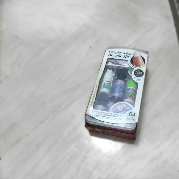 Kiss complete salon acrylic kit - Picture 1 of 4